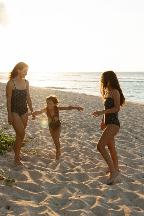 girls-cutout-one-piece-in-black-breadfruit-bandana-of-one-sea - Sophia's Style -3